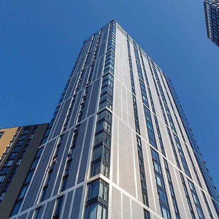 Luxury 2 Bedroom Apartment, Broad Street Birmingham