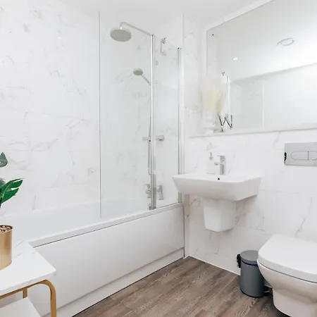 Luxury 2 Bedroom Apartment, Broad Street * Birmingham