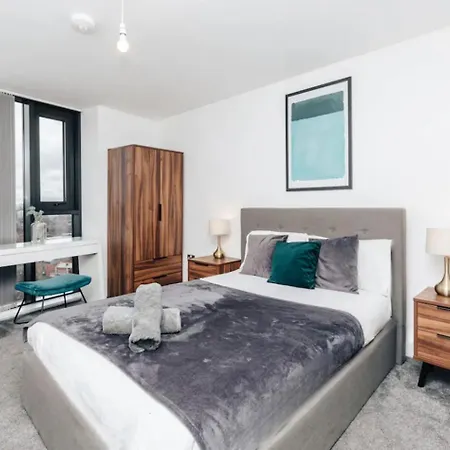 Luxury 2 Bedroom Apartment, Broad Street